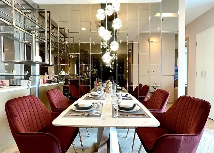 Supreme Spacious 2-bedroom In Prime Location! Bts Thonglor