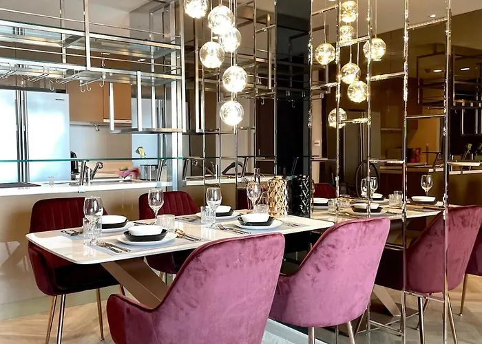 Supreme Spacious 2-bedroom In Prime Location! Bts Thonglor